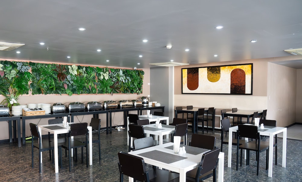 restaurant cafeteria
