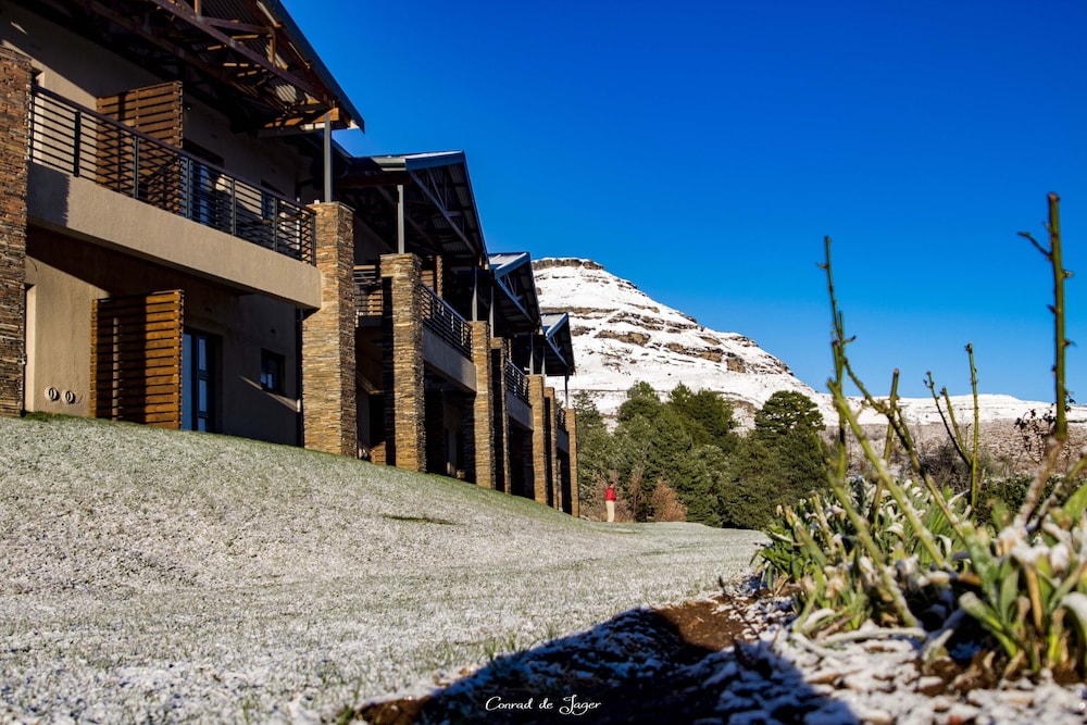 PREMIER RESORT SANI PASS 68/71