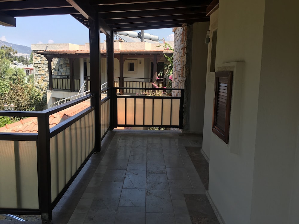 Villanaz Apart Hotel 2/22
