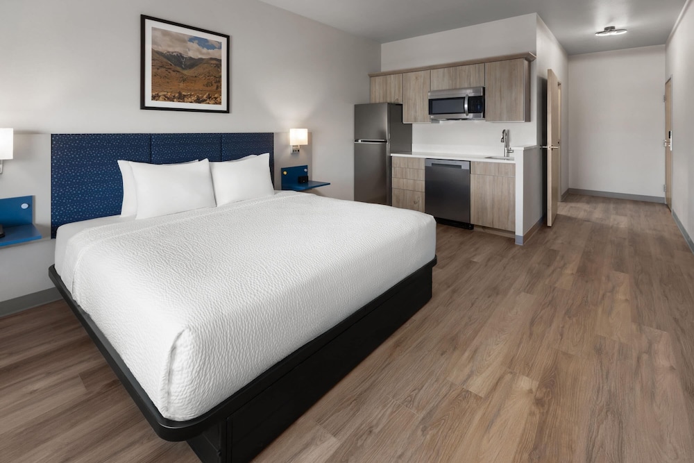 Suite, King Bed, Accessible, Microtel Inn & Suites by Wyndham Tooele 4/6