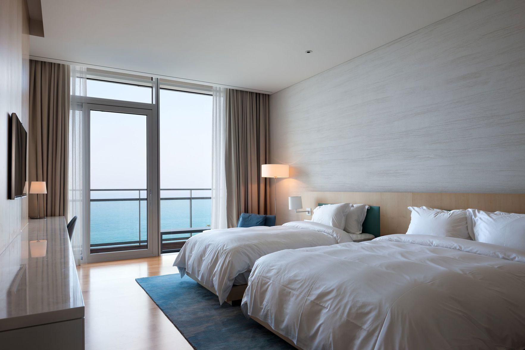 Premium, Deluxe, Twin Beds, Sauna, with Pool