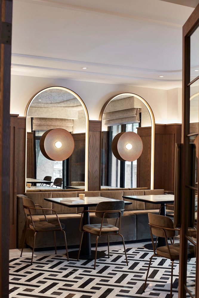 Hilton Melbourne Little Queen Street 53/62