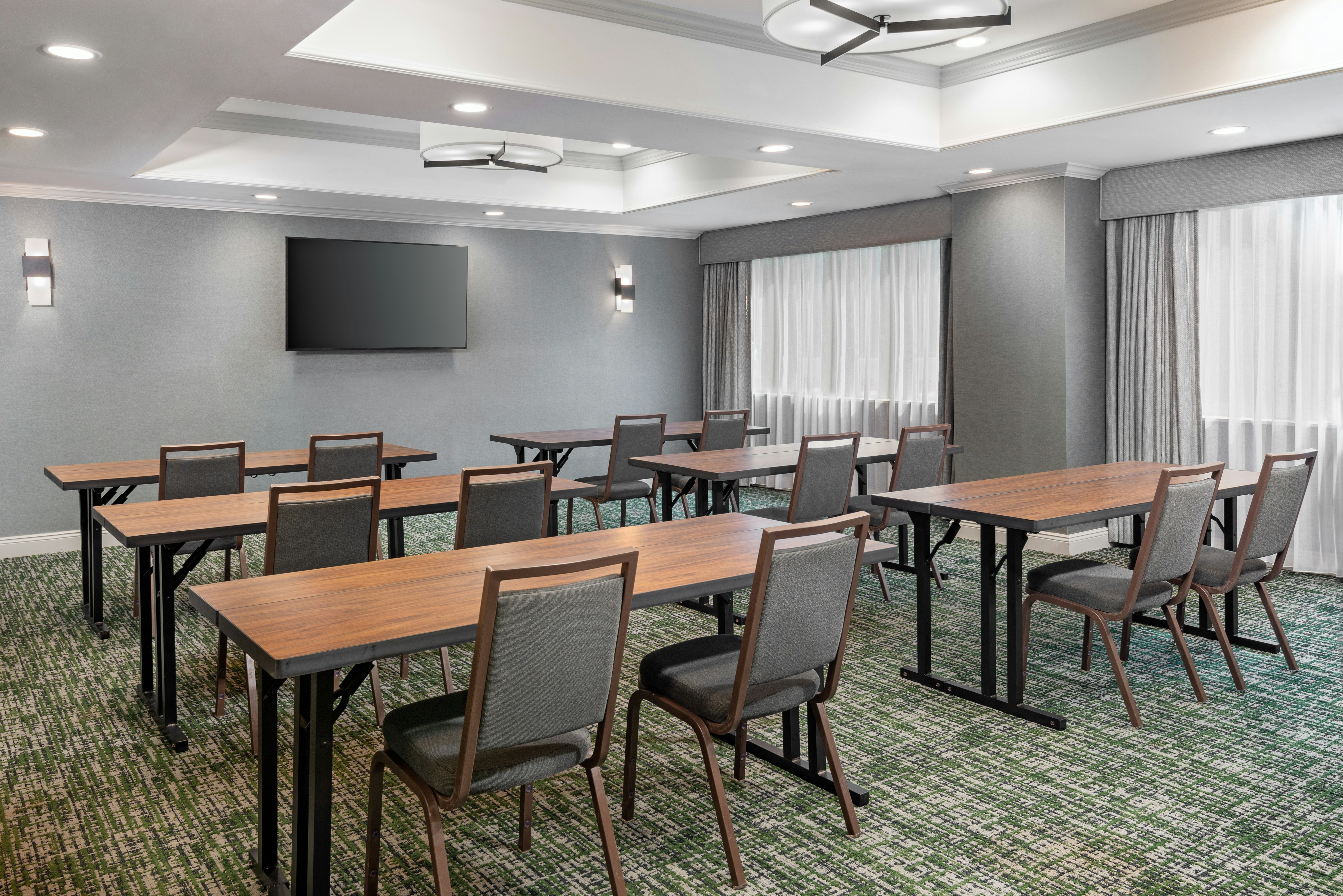 Hampton Inn Hartford Airport 32/44
