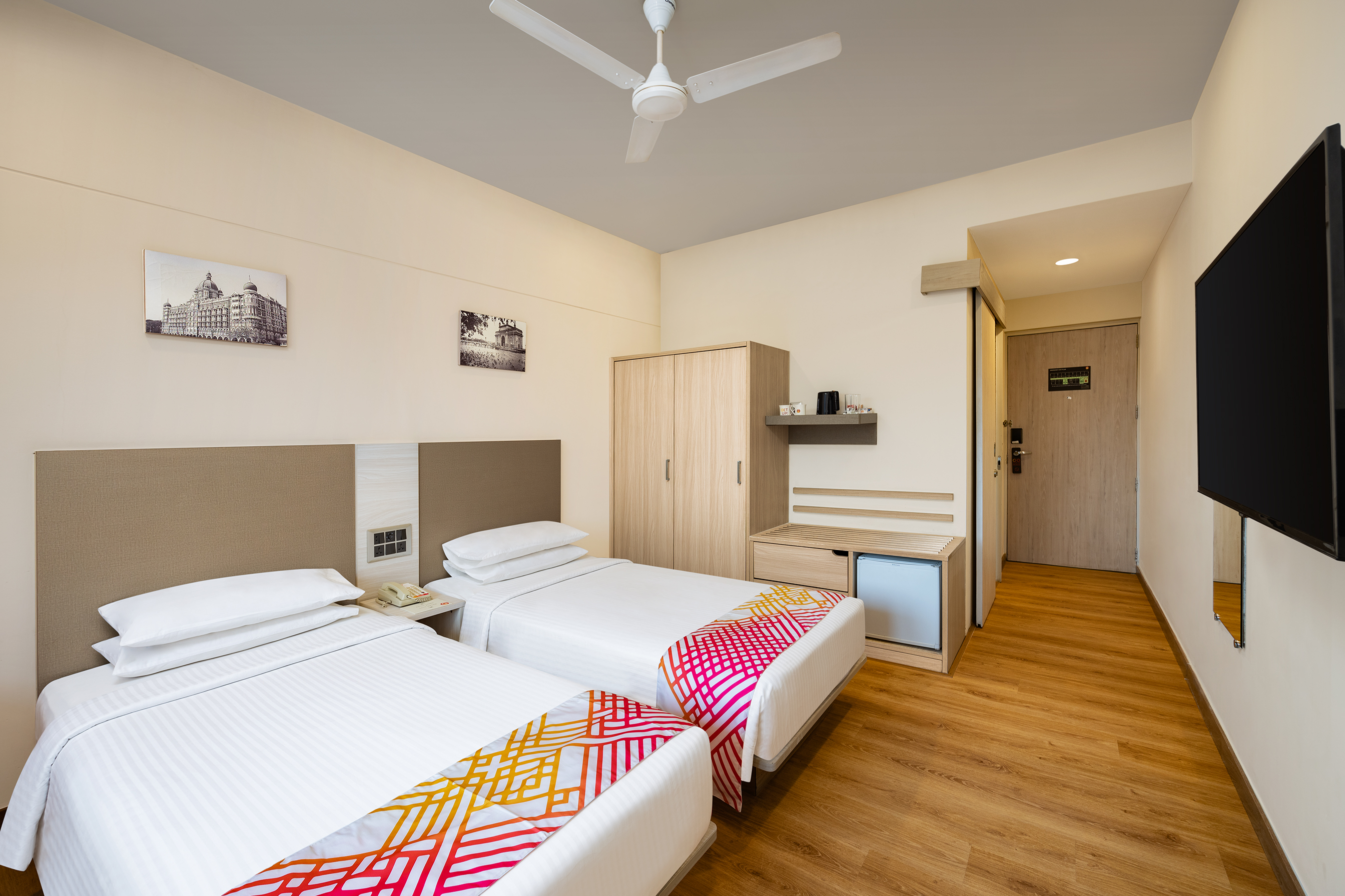 SUPERIOR, TWIN BEDS