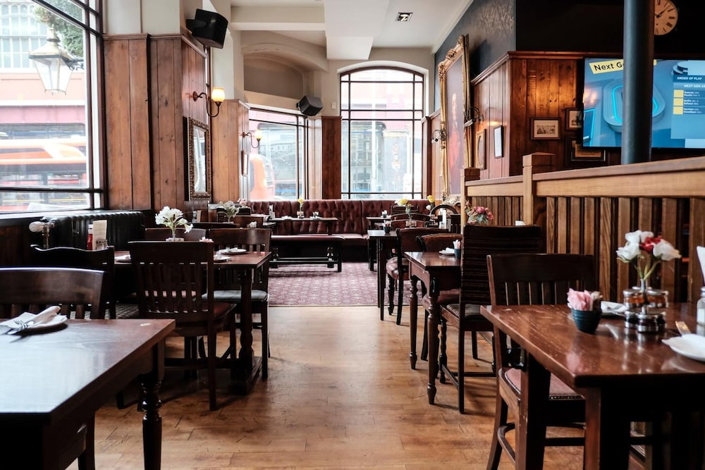 The Wellington Hotel, Waterloo 34/50