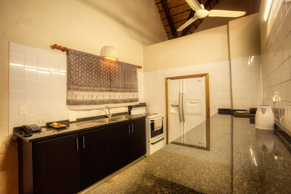 Nyati Safari Lodge 6/50