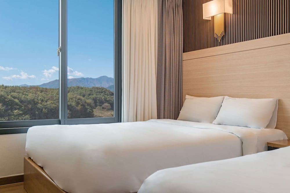 Hotel Two-Y 9/36