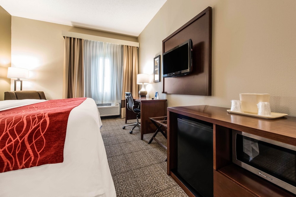 Comfort Inn & Suites Streetsboro - Kent 8/27