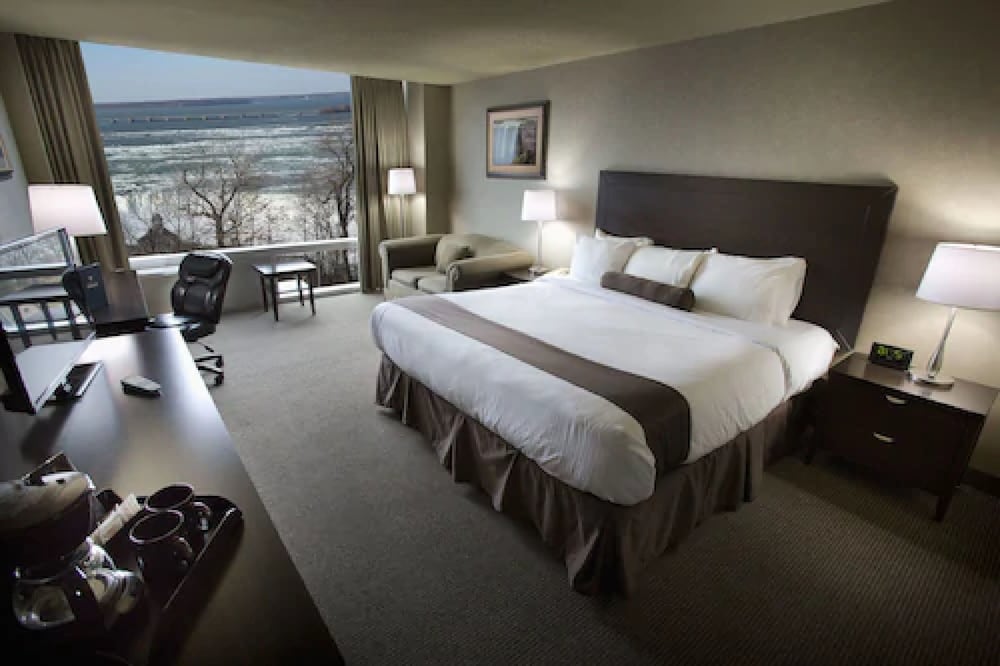 Tower, King Bed, Falls View
