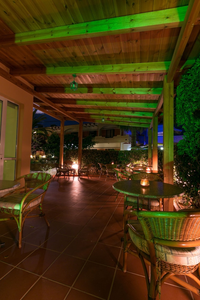 Hotel Elotia 12/30