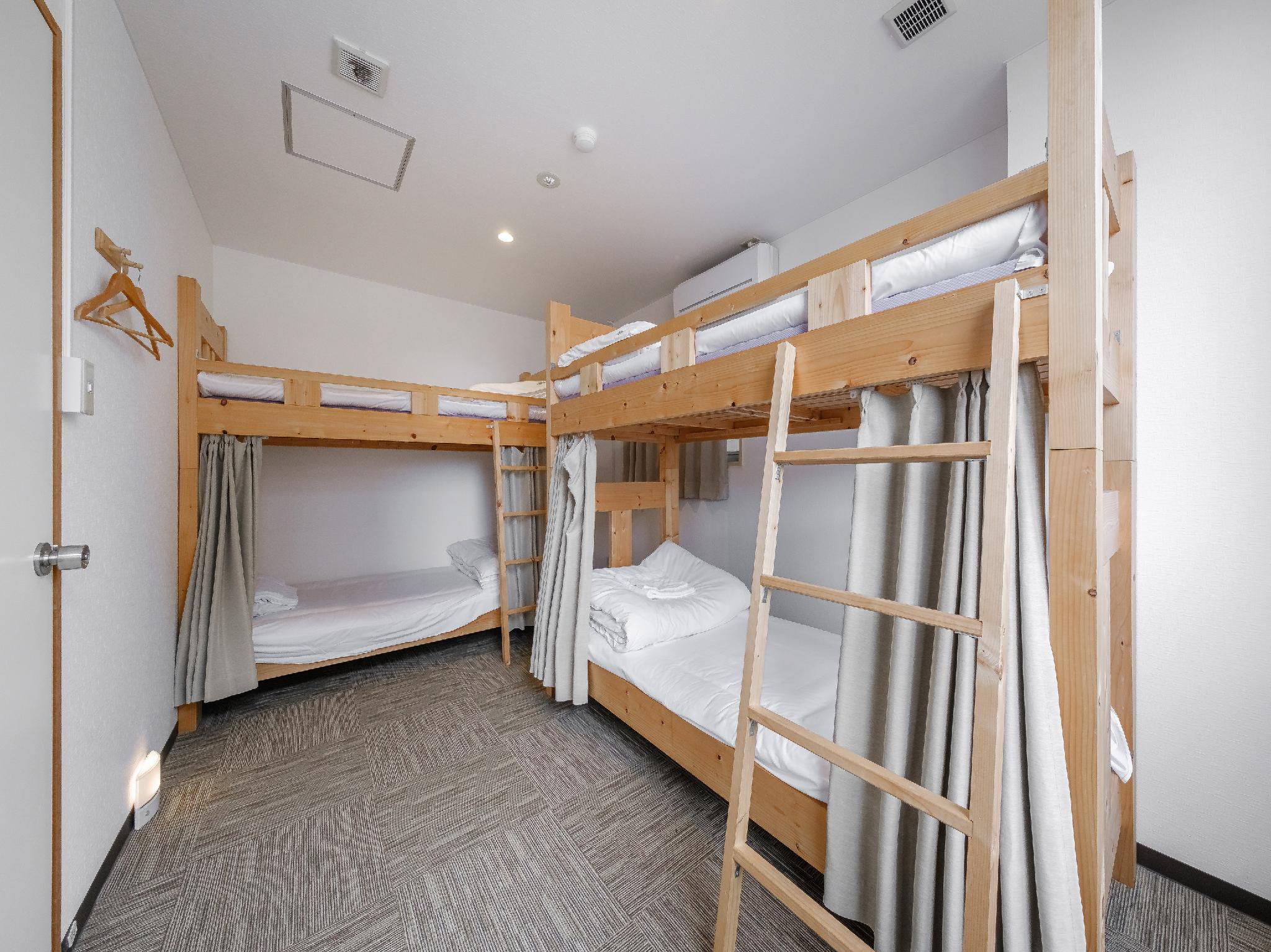 Male Dorm, Male Only