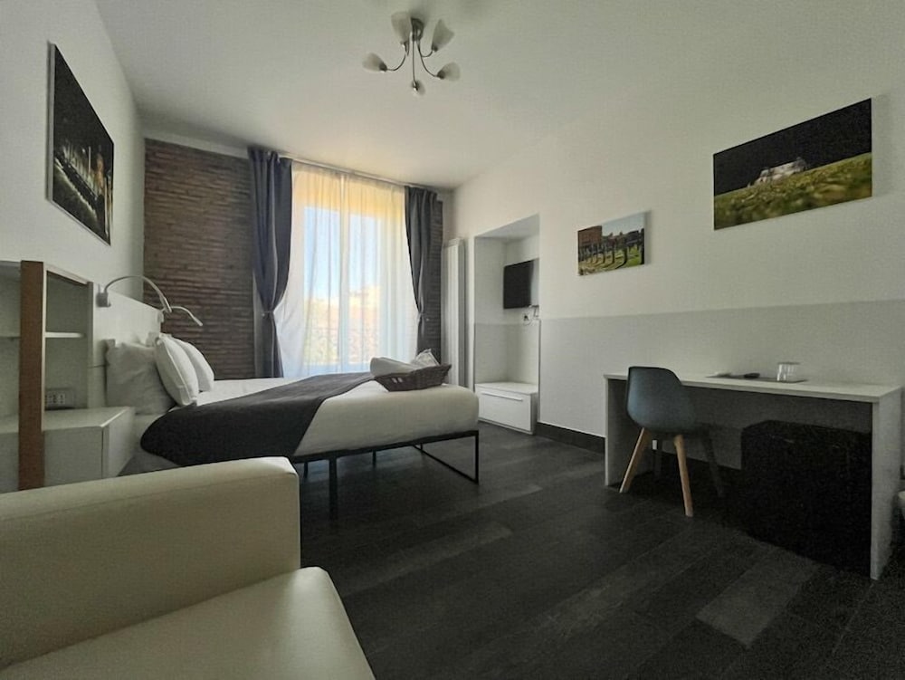 Arch Rome Suites 52/75