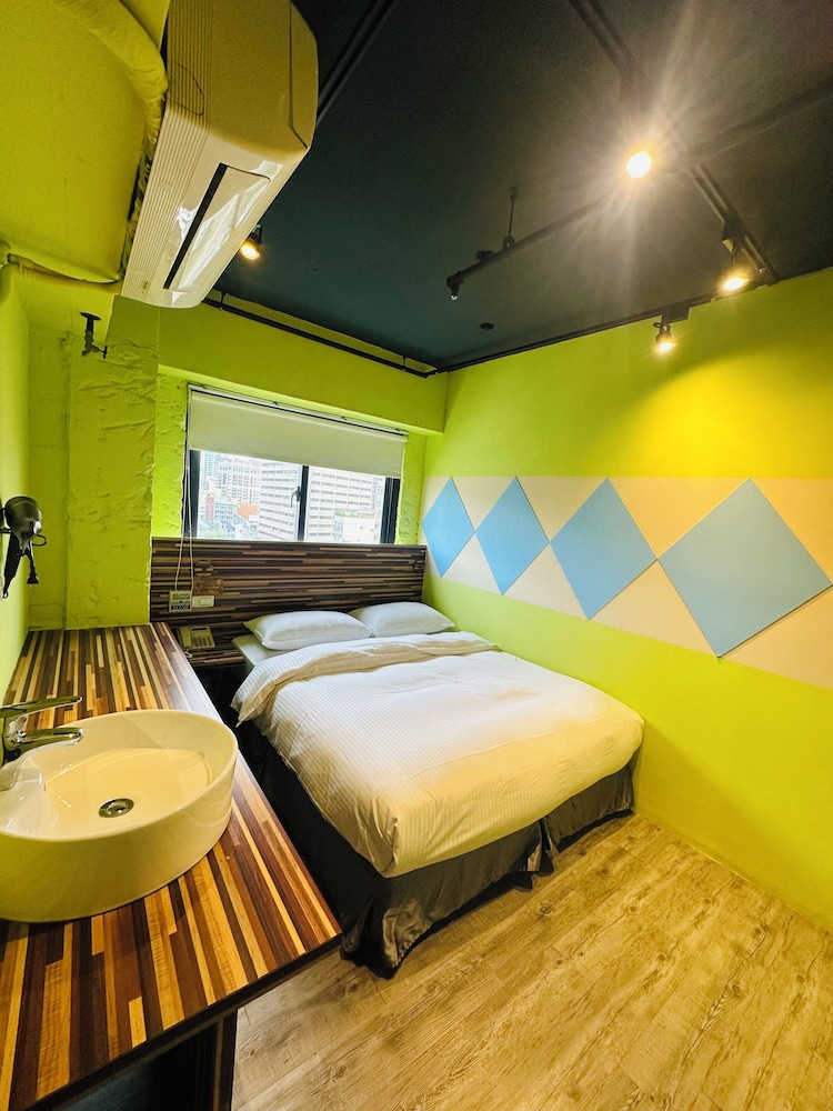 R10 Eco Hotel 14/50