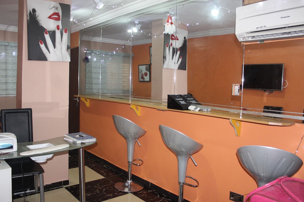 Avital Suites And Resort 67/75