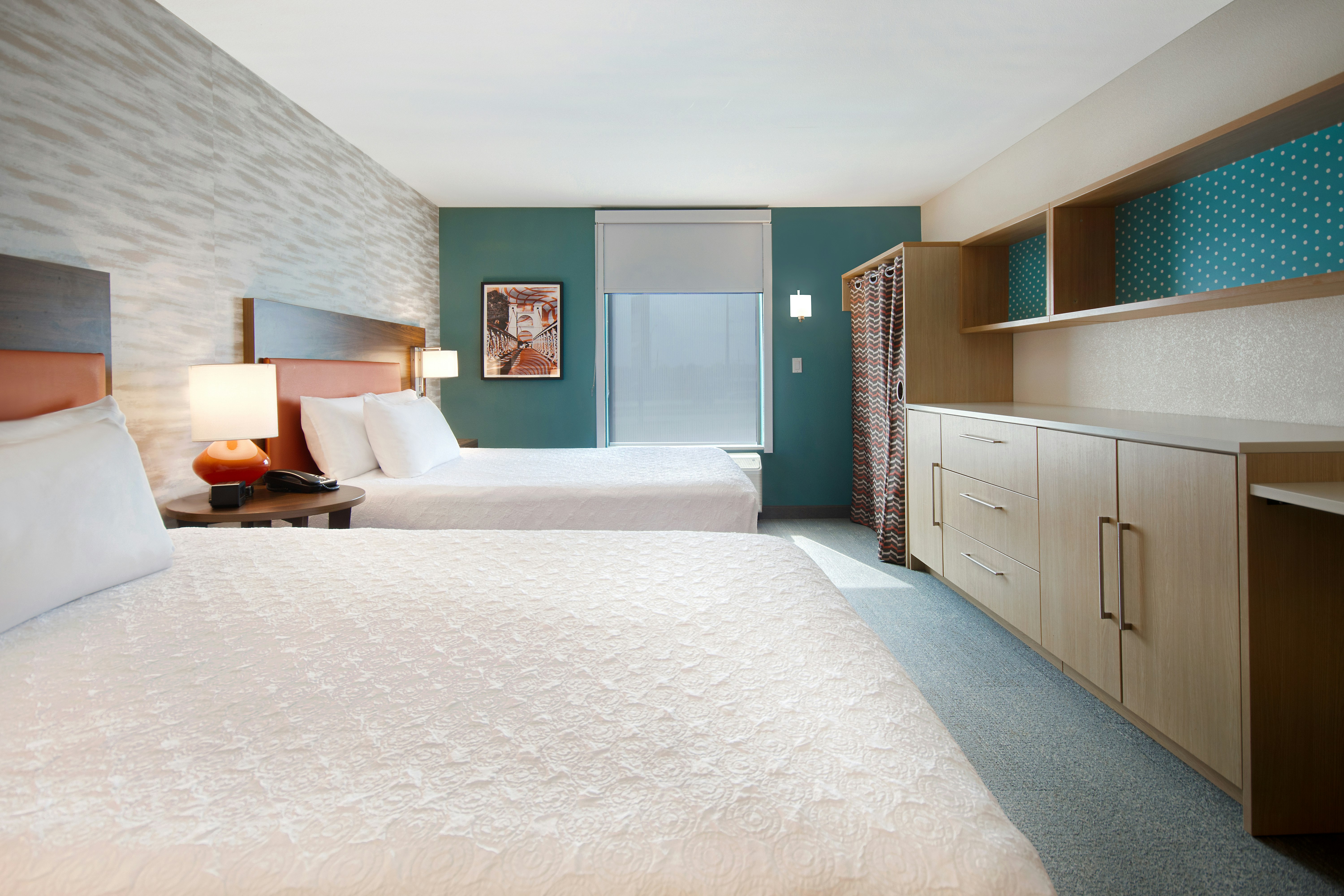 STUDIO, 2 QUEEN BEDS