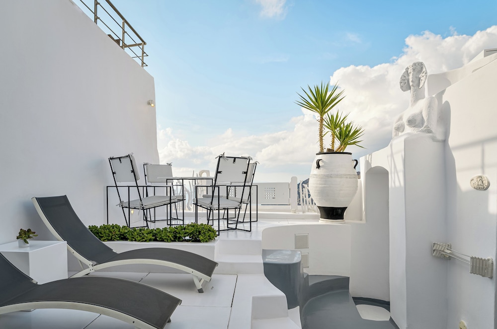 Trieris Villas And Suites 36/50