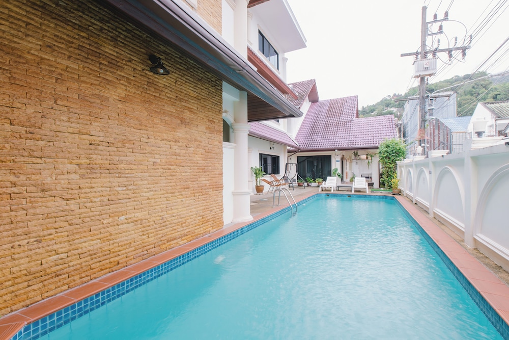ROYAL PRINCE RESIDENCE 44/50