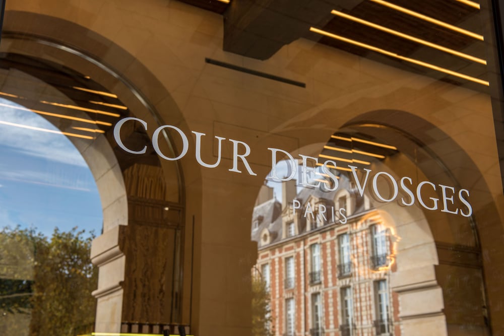 Cour des Vosges 3/50