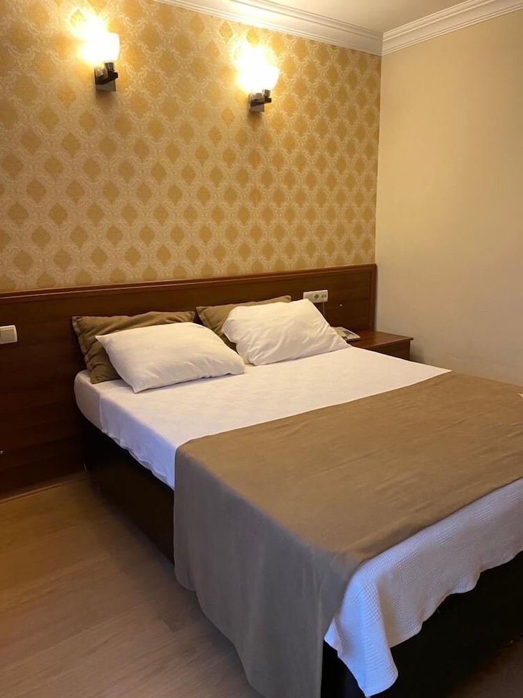 STANDARD, DOUBLE BED