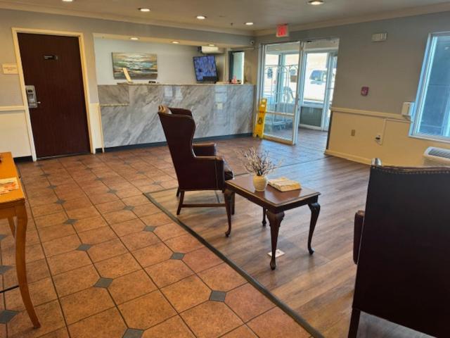 America's Best Inn Of Fairfield/Birmingham 18/21