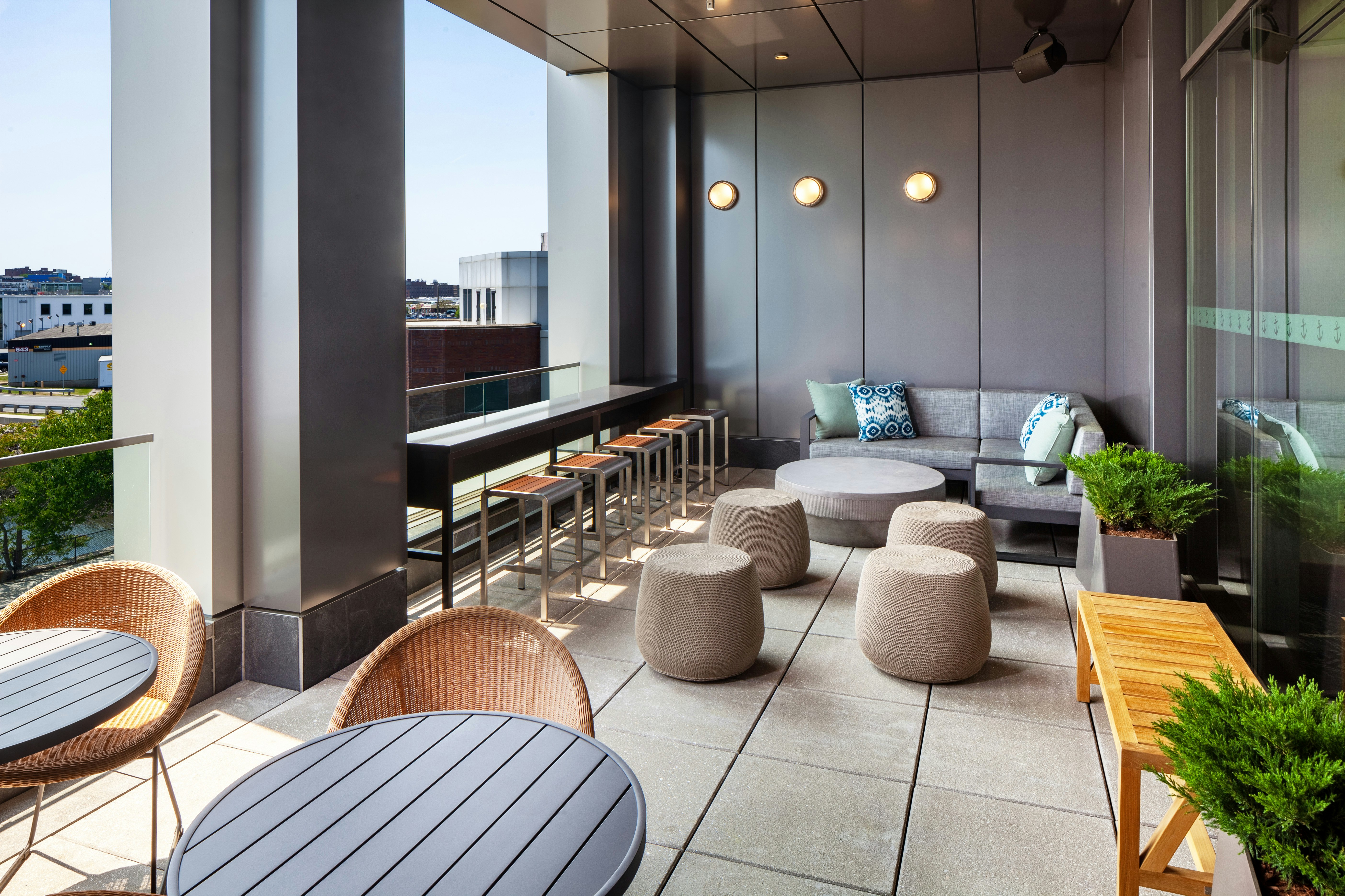 Hampton Inn Boston Seaport District 24/64