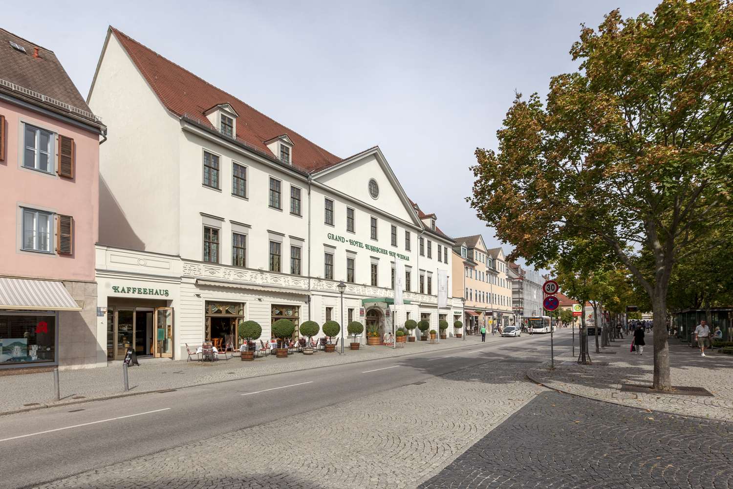 Best Western Premier Grand Hotel Russischer Hof 66/67