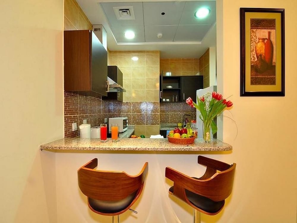 Skylark Hotel Apartments 12/17