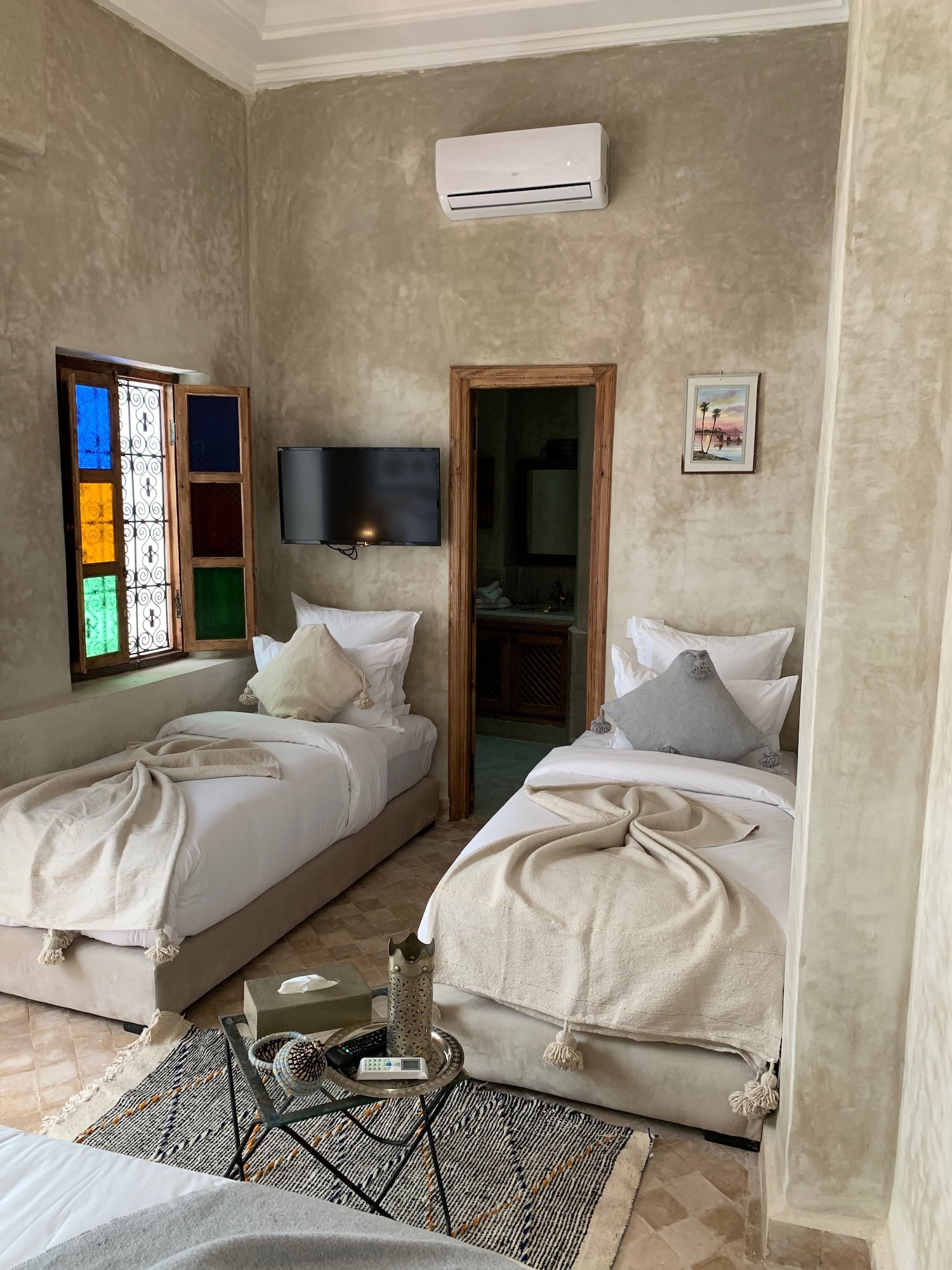 Female Only, Suite, Queen and Twin Beds