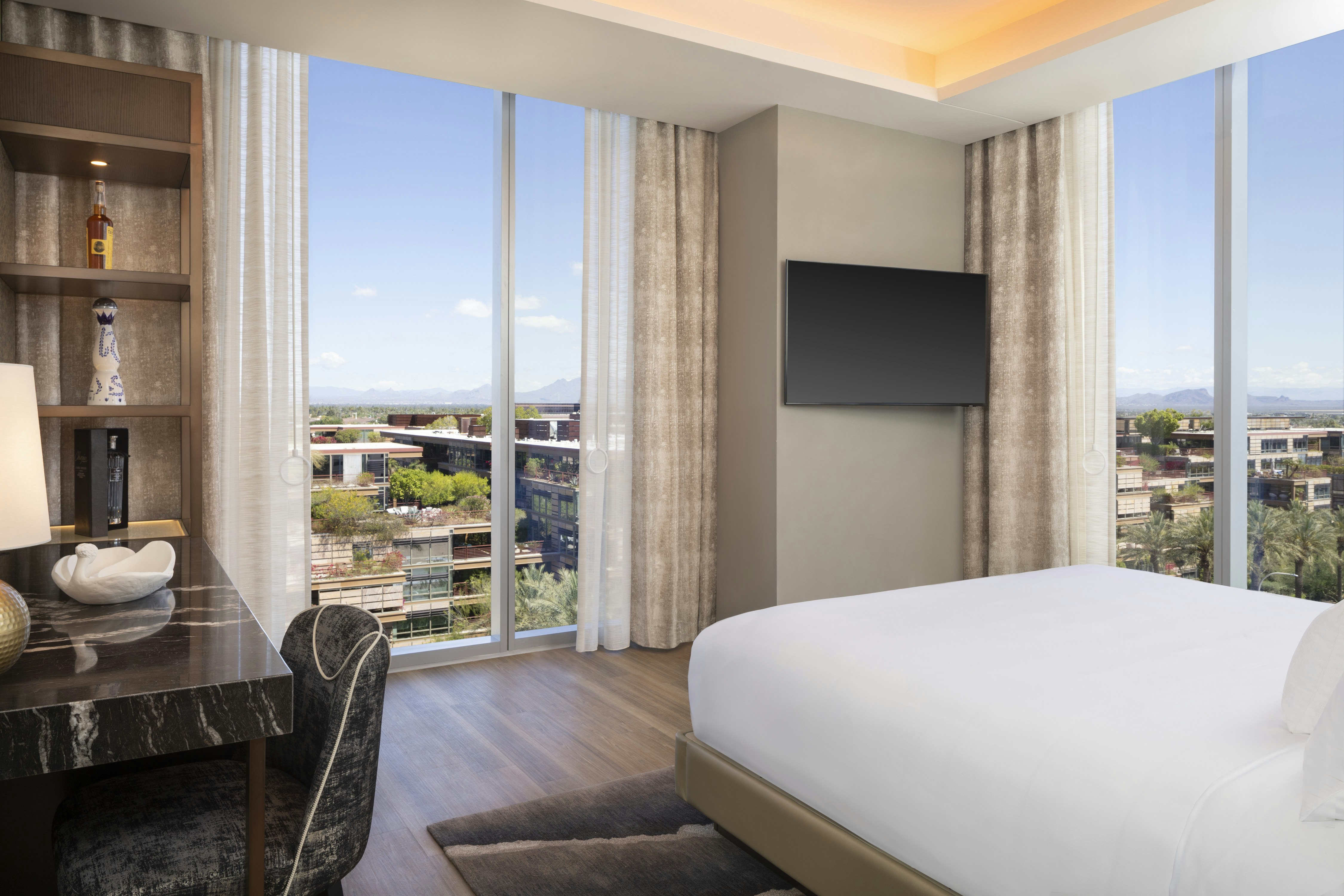 Bridal, 2 Rooms, Suite, King Bed, City View
