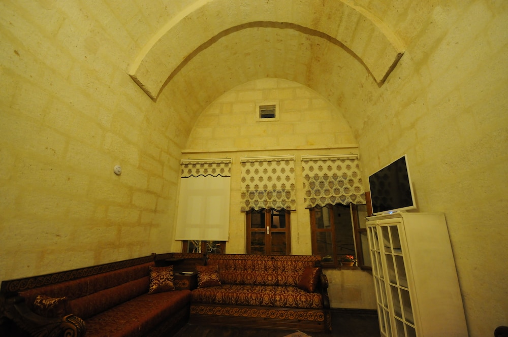 Kardesler Cave Hotel 32/48