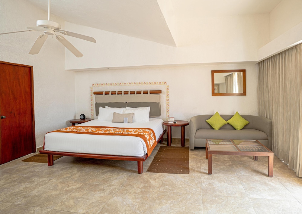 Las Brisas Huatulco 20/79