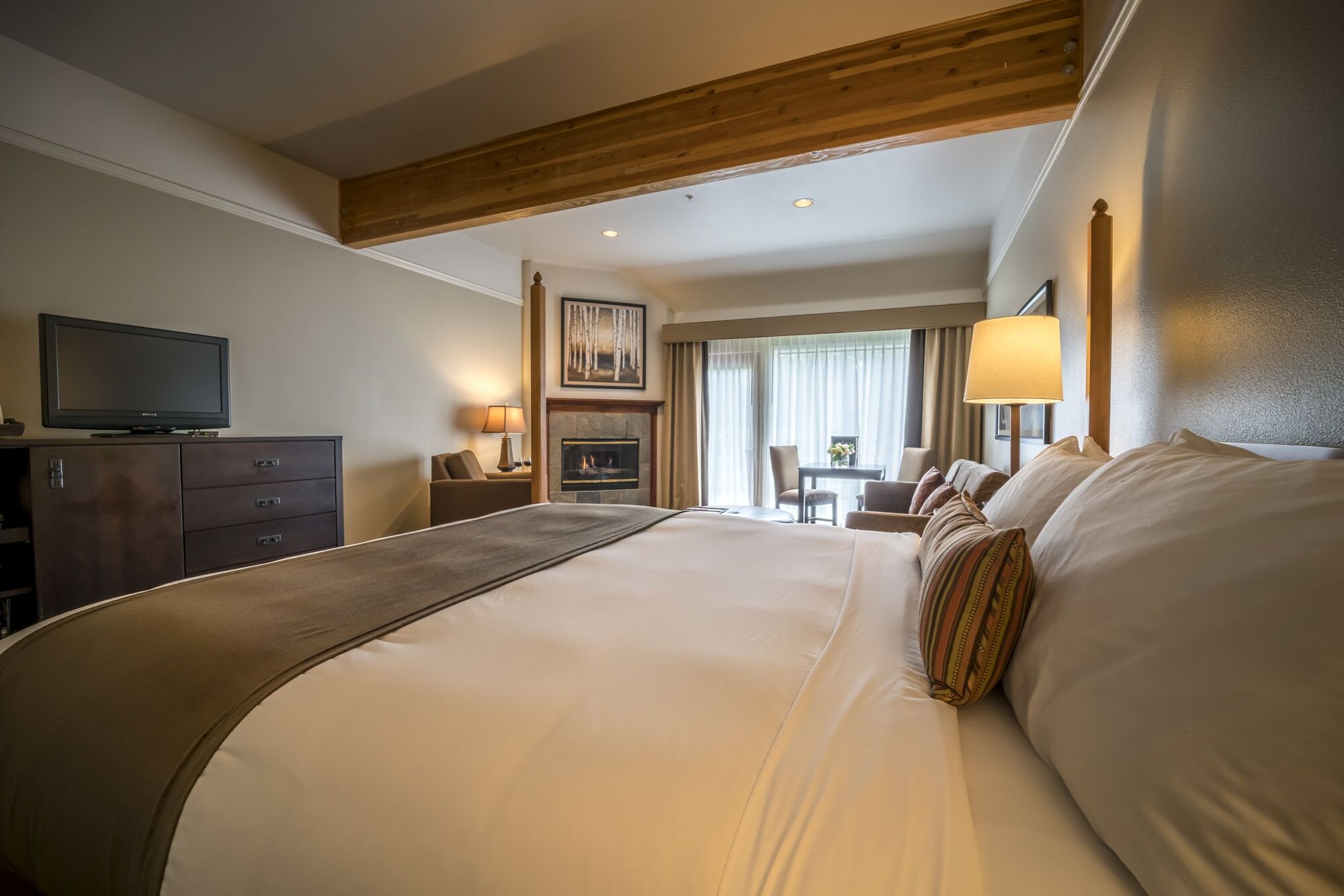 EXECUTIVE, SUITE, KING BED, RIVER VIEW