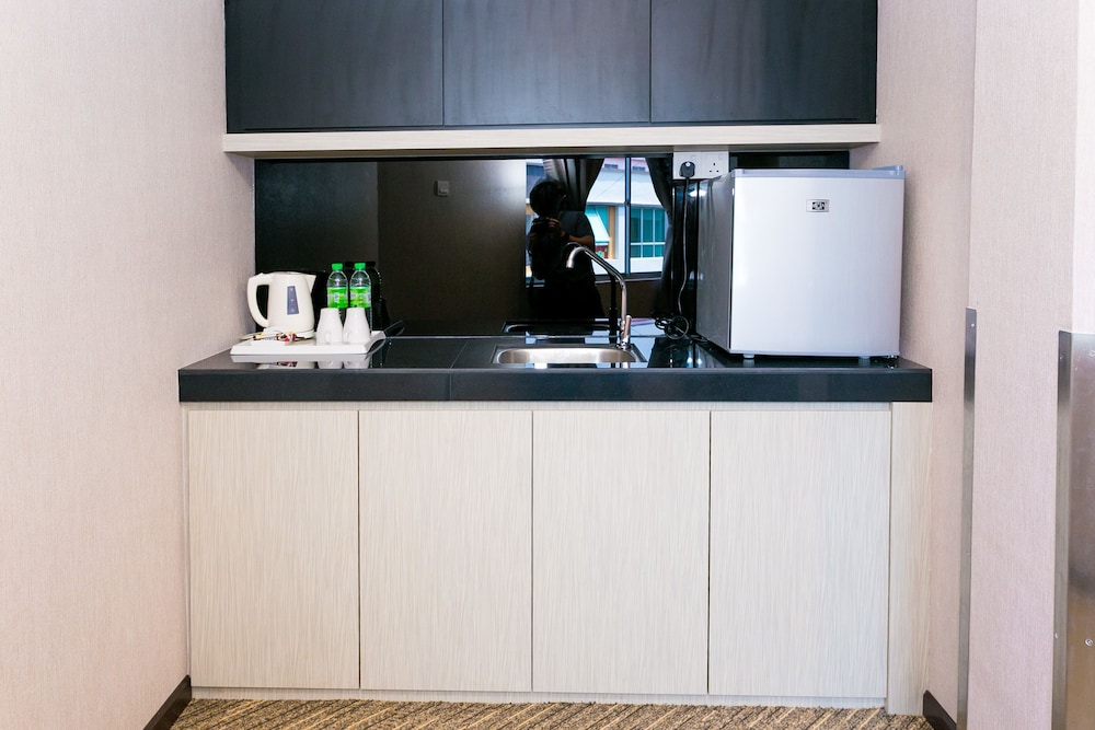 Icon Hotel 7/50
