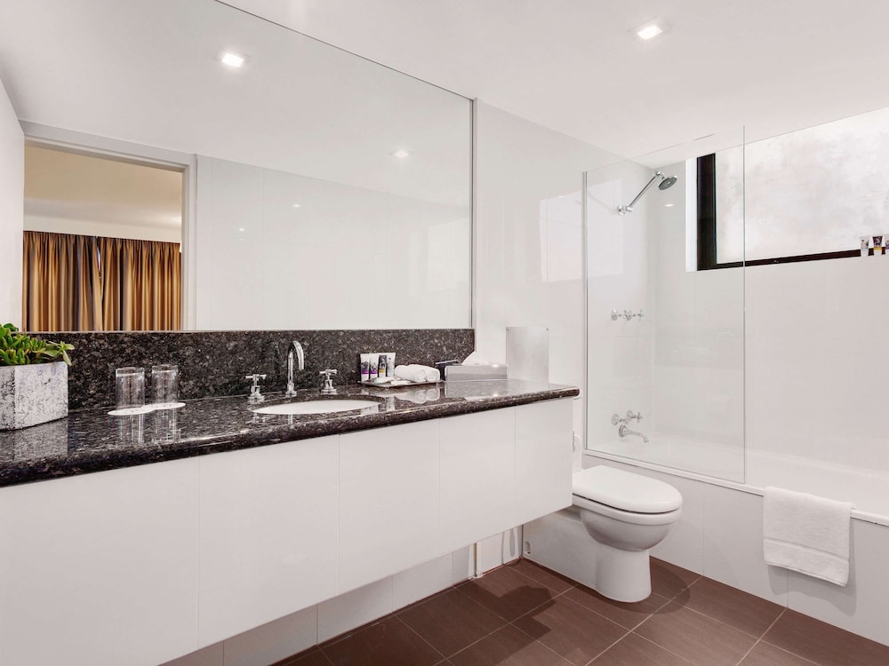 Mercure Melbourne Albert Park 16/72