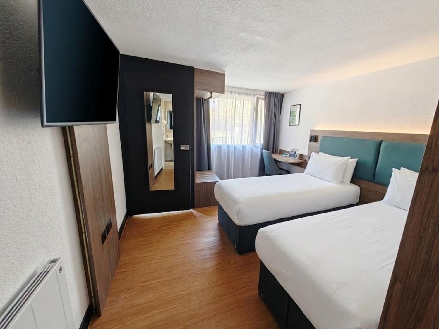 Executive, Twin Beds