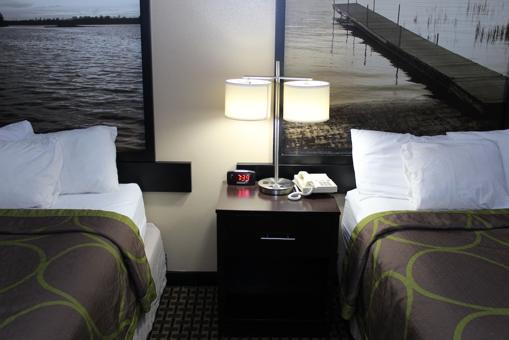 Super 8 by Wyndham Clear Lake 37/58