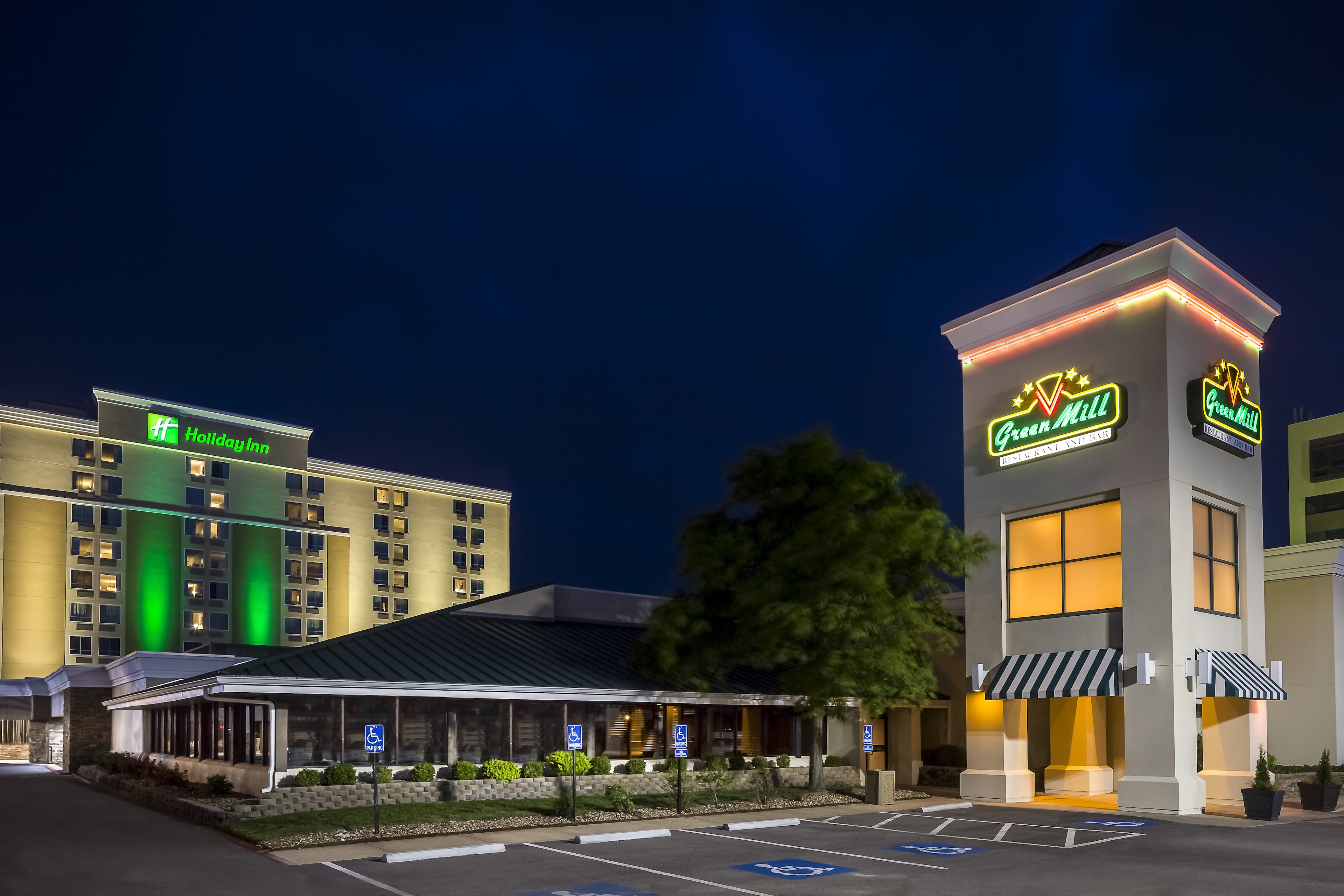 Holiday Inn Wichita East I 35 12/77
