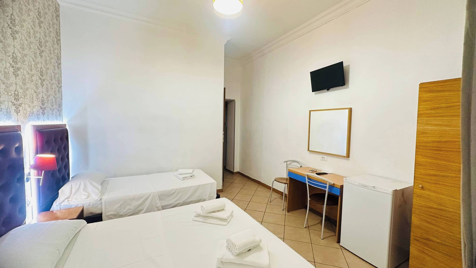 ROOM, TRIPLE