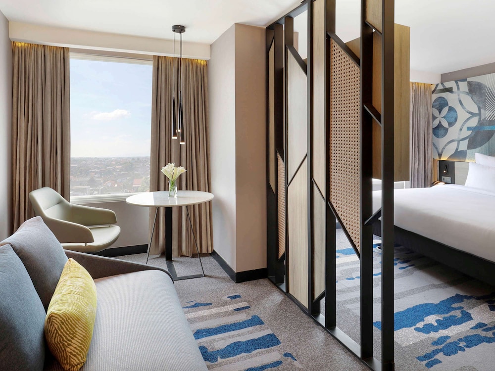 JUNIOR SUITE, KING BED