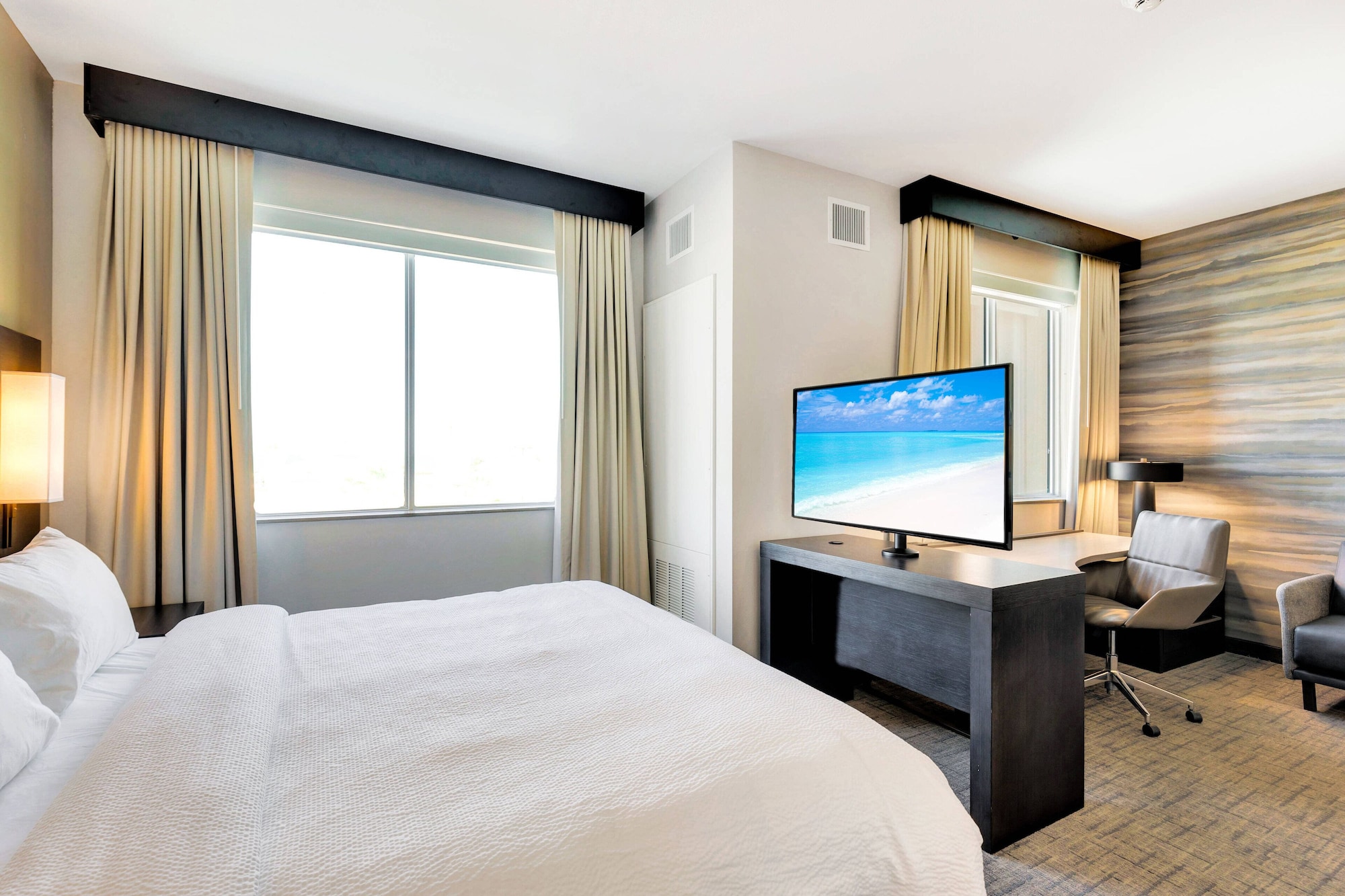 Studio, King Bed, Bay View