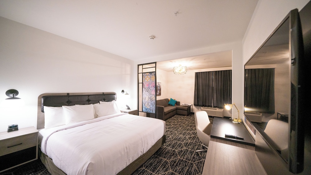 La Quinta Inn & Suites by Wyndham Austin Parmer Tech Ridge 8/24
