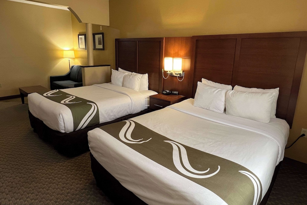 Quality Suites Midland North Loop 250 15/63