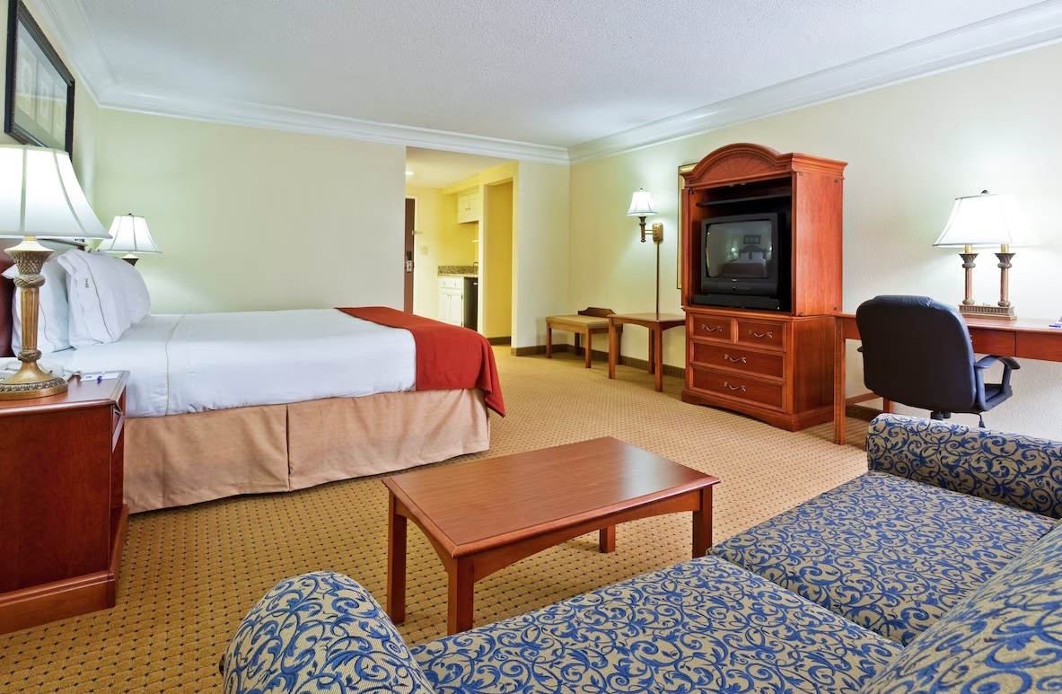 جناح بسرير كينج، Holiday Inn Express Ringgold 2/3