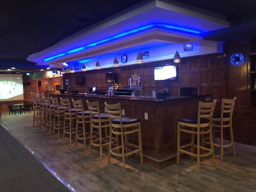 Ramada by Wyndham Pittsburgh/New Stanton 24/38