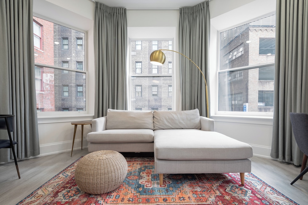 Sosuite at French Quarters - Rittenhouse Square 29/50