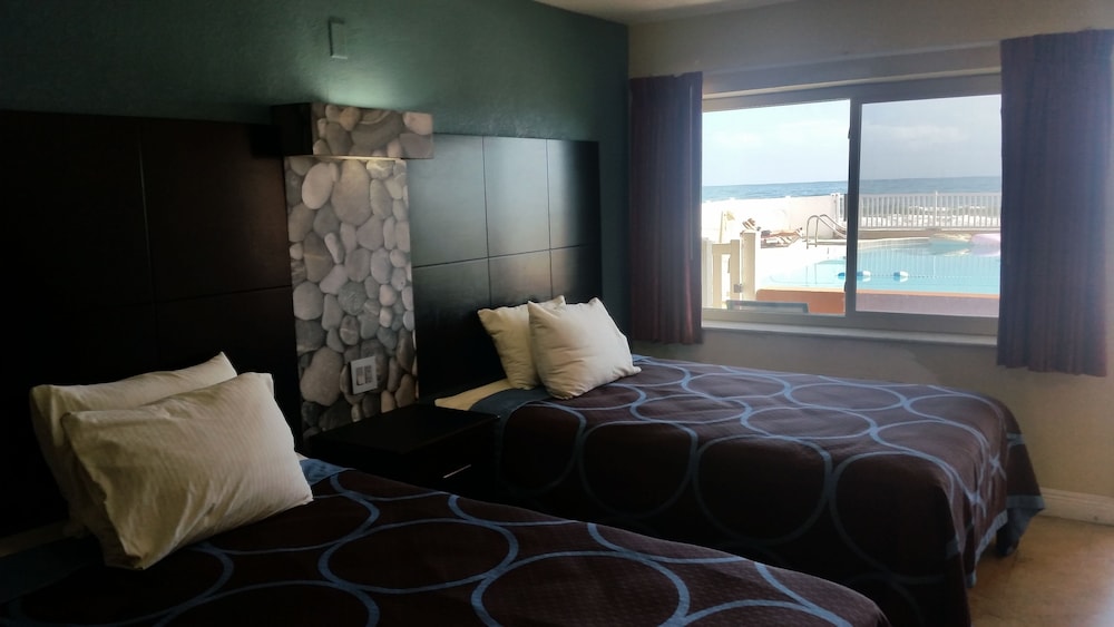 Driftwood Resort 27/70