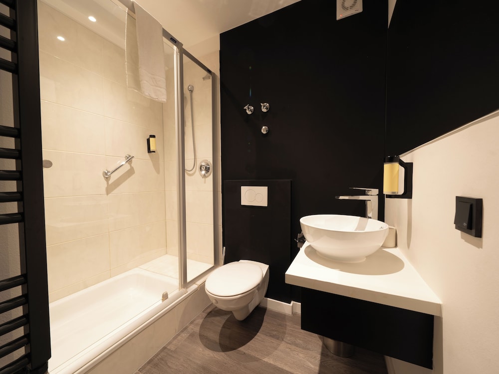 JustStay Ratingen Hotel & Apartments 46/50