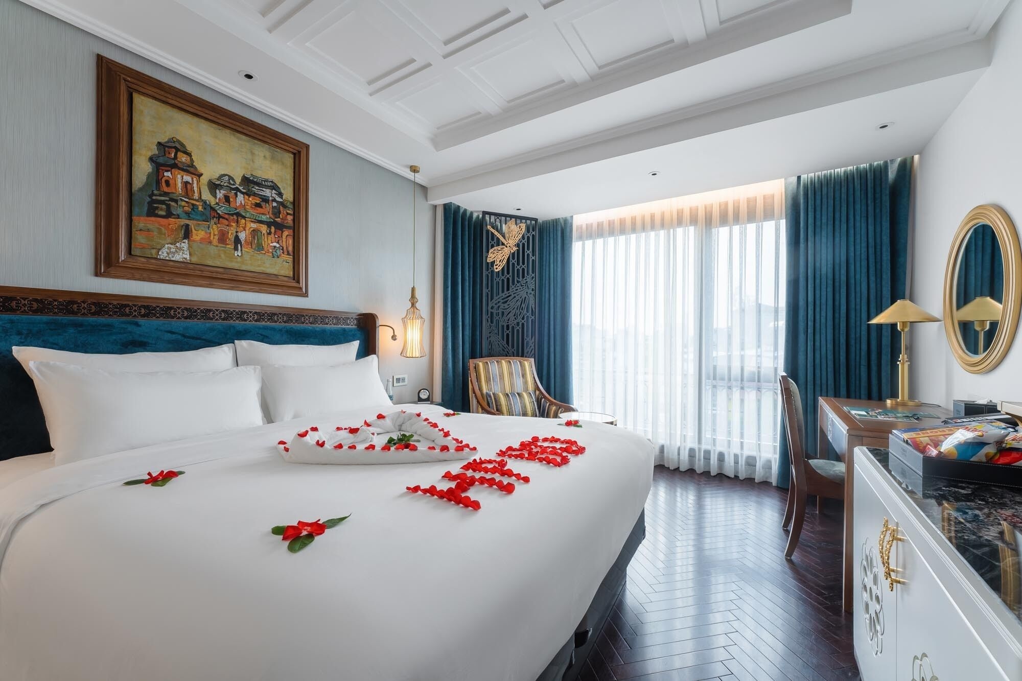 GRAND, DELUXE, DOUBLE BED