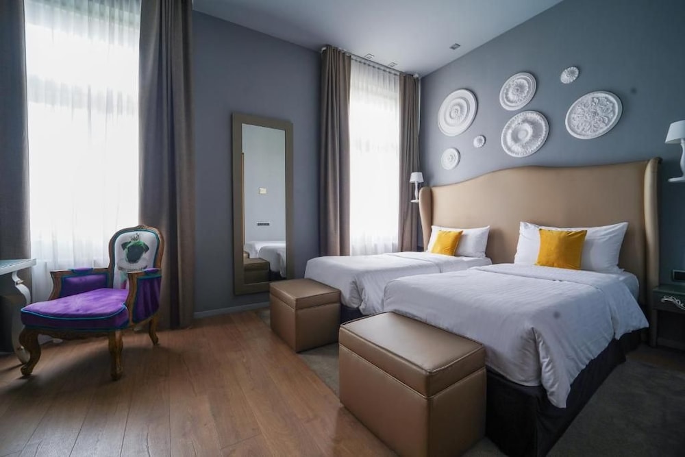 987 Prague Hotel 16/56