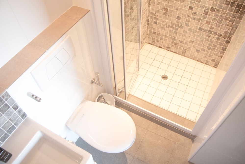 ITC Hospitality Group Penthouse 2 Bedrooms Cartwright s Corner 36/38